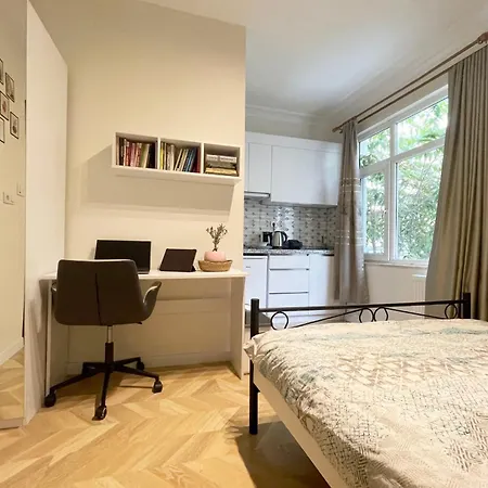 Apartment 2br And 2bath Balcony In Heart Of Isatanbul #3