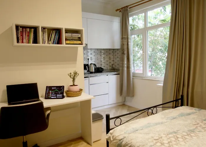 2br And 2bath Balcony In Heart Of Isatanbul #3 *