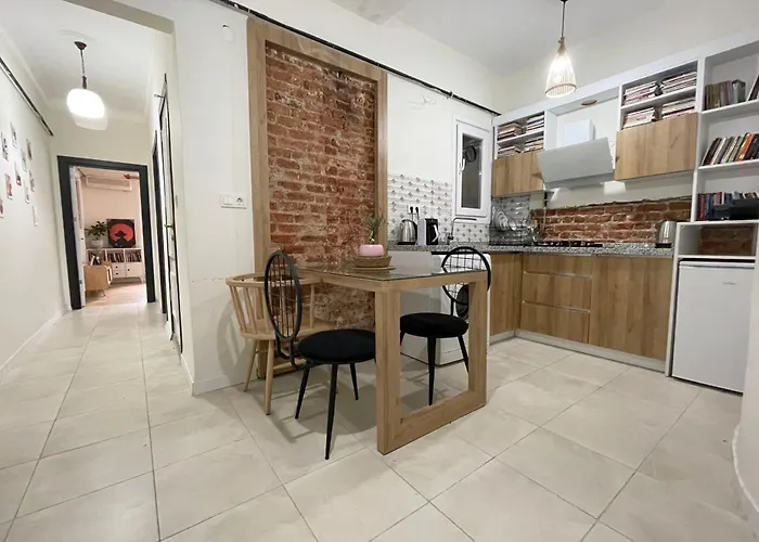 2br And 2bath Balcony In Heart Of Isatanbul #3 * Istambul