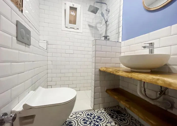 2br And 2bath Balcony In Heart Of Isatanbul #3 *