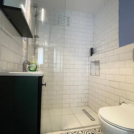Lejlighed 2br And 2bath Balcony In Heart Of Isatanbul #3 *