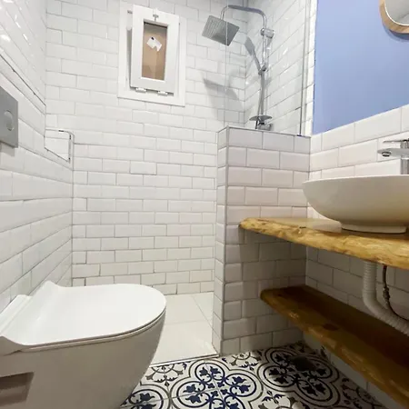 2br And 2bath Balcony In Heart Of Isatanbul #3 *